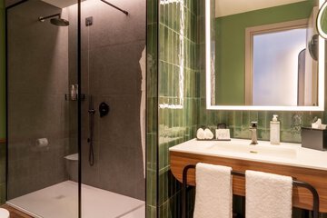 Bathroom shower