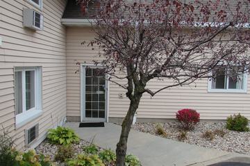 Hotel Exterior 86 of 92