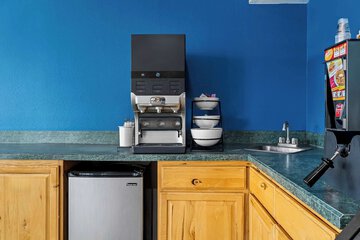 Breakfast/Coffee Service 39 of 45