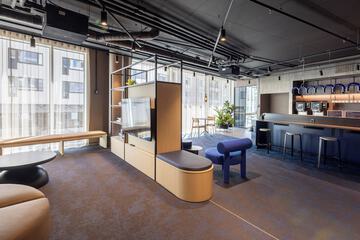 Lobby lounge