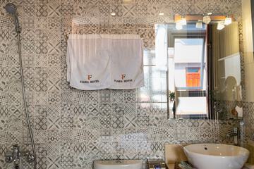 Bathroom amenities