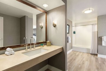 Room 78 of 103