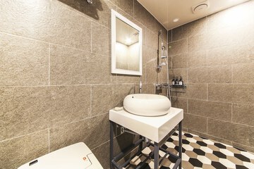 Bathroom sink