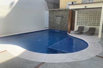 Pool waterfall