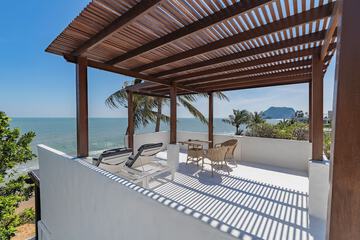 Beach/ocean view