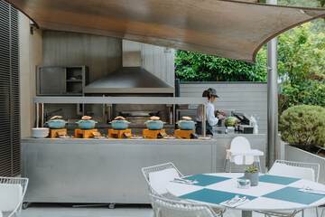 Breakfast buffet