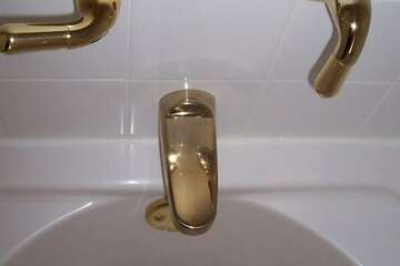 Deep soaking bathtub