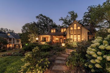 Stonehurst Place Bed & Breakfast