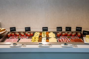 Breakfast buffet