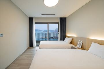 Beach/ocean view