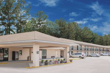 Days Inn by Wyndham Newton MS / I-20