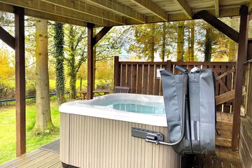 Private spa tub