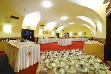 Banquet hall