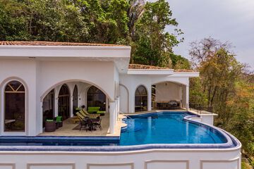 Infinity pool
