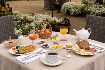 Breakfast meal