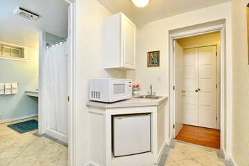 Private kitchenette