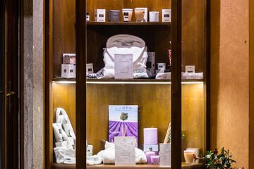 Gift shop
