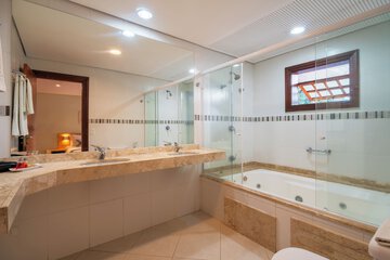 Private spa tub