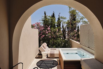 Private spa tub
