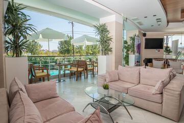 Lobby lounge