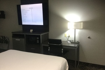 Muskogee Inn & Suites