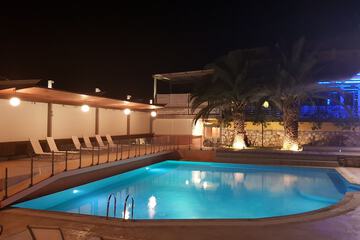 Poolside bar