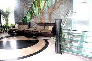Lobby lounge