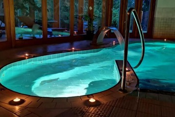 Pool waterfall