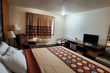 Room 11 of 25