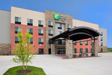 Holiday Inn Express & Suites Davenport by IHG
