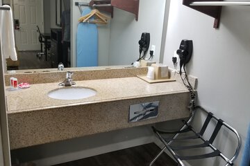 Bathroom sink