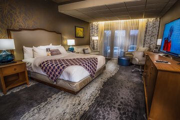 Lodge of Four Seasons Golf Resort Marina & Spa
