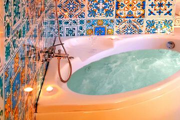Private spa tub