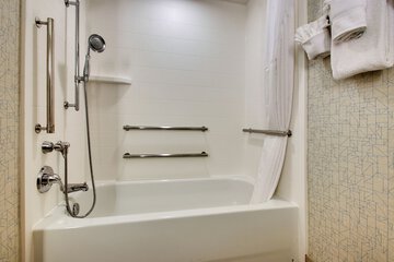 Room 13 of 61