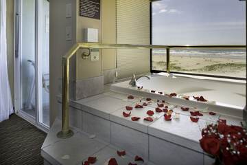 Private spa tub