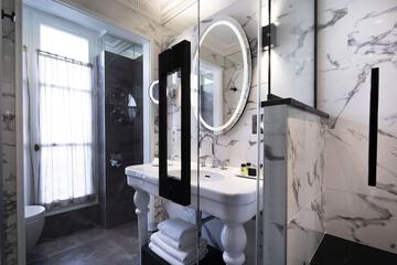 Bathroom shower