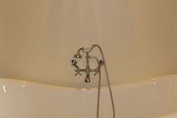 Deep Soaking Bathtub