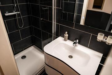 Photo 34