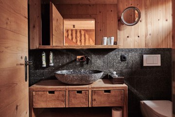 Bathroom sink