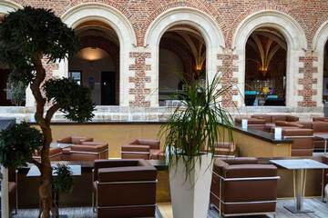 Lobby lounge