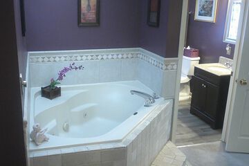 Indoor spa tub