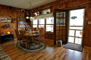 Hotel Interior 9 of 32