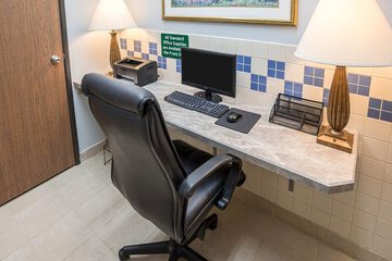 Business Center 34 of 41