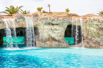 Pool waterfall