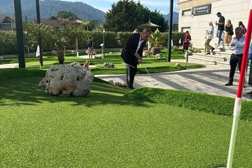 Mini-golf