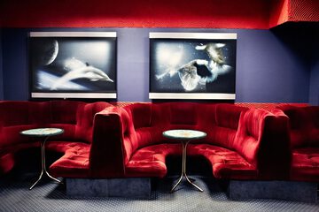 Sports bar