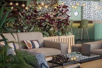 Lobby lounge