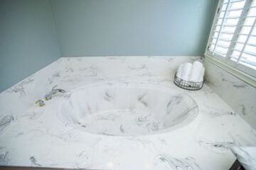 Deep Soaking Bathtub