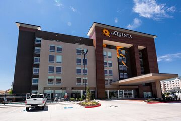 La Quinta Inn & Suites by Wyndham Oklahoma City Airport