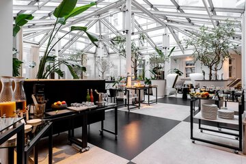 Breakfast buffet